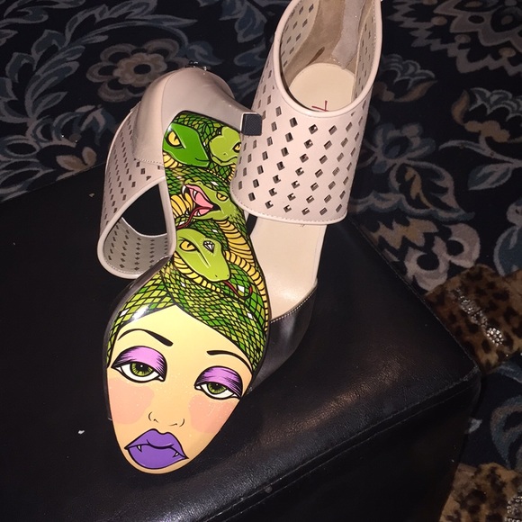 Taylor says❤️ super fun cute heels - Picture 4 of 8